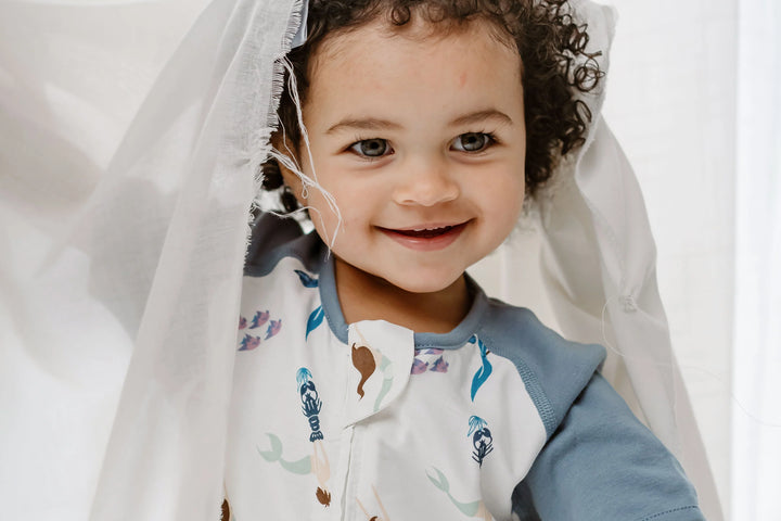 Nest Designs Kids/Baby 0.6 TOG Short Sleeve Footed Sleep Suit (Bamboo Pima) - Splish Splash