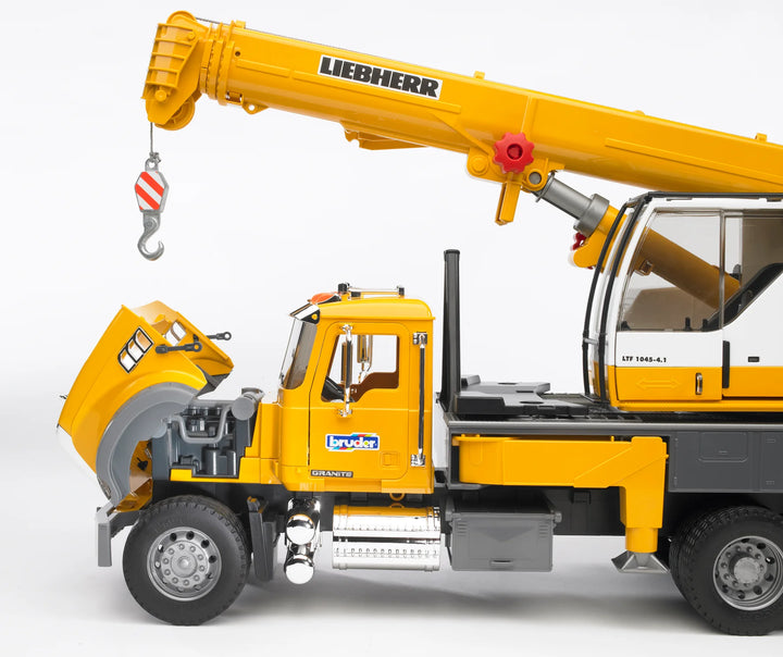 >Bruder 02818 MACK Granite Liebherr Crane Truck