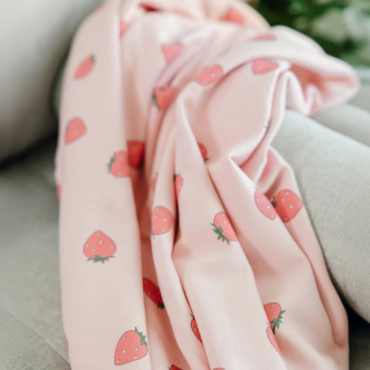 >Woolino Toddler Blanket 4 Season Merino Wool Blanket 52.5" x 40" - Strawberry