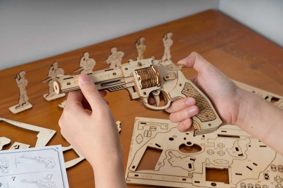 >Hands Craft DIY 3D Puzzle: Corsac M60 Rubber Band Gun