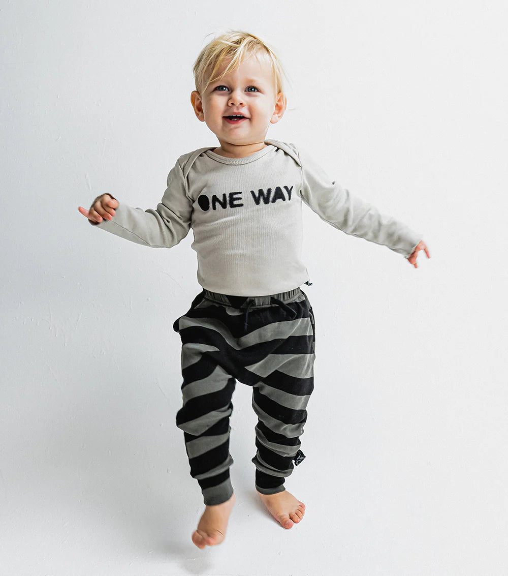 Nununu Baby ONE WAY Onesie - Smokey Grey