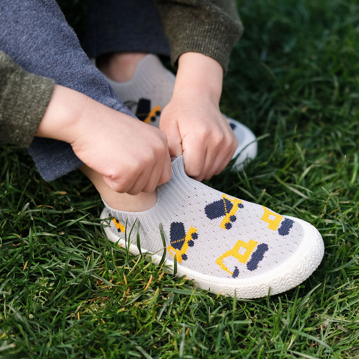 >Jan & Jul Kids Graphic Knit Shoe - Grey Construction
