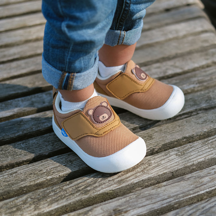 >Jan & Jul Kids Mini-Flyer Sneakers - Brown Bear