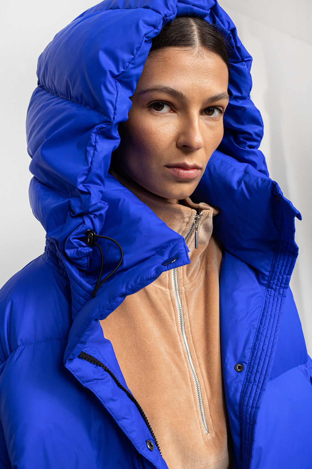 Fluff Women Detachable Sleeves Oversize Coat in Cobalt
