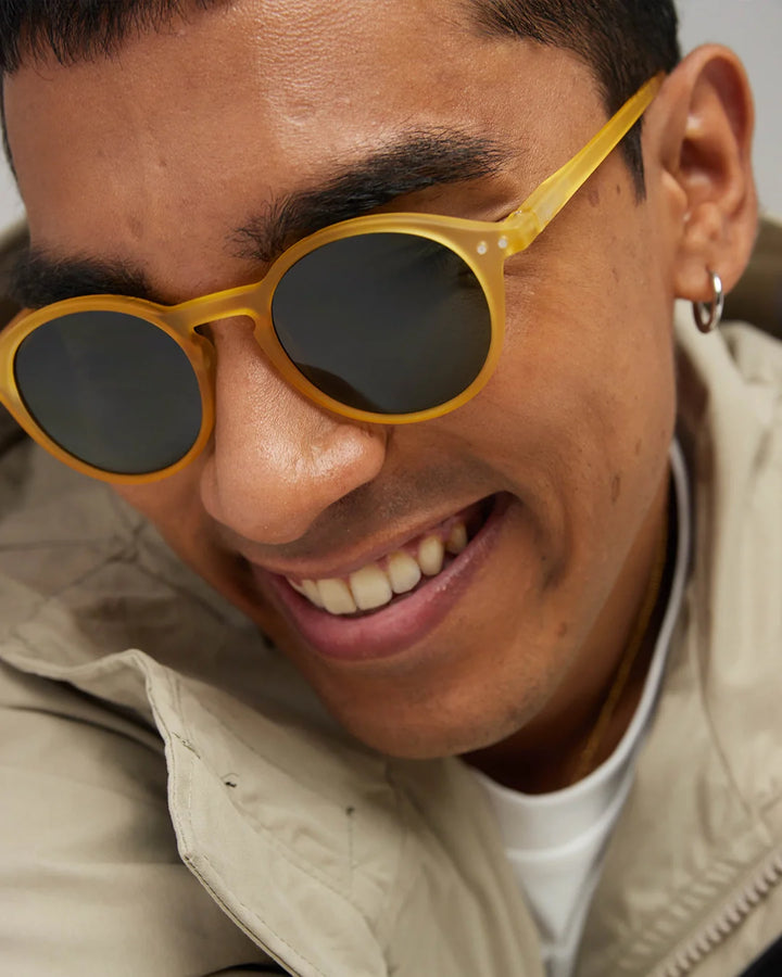 IZIPIZI PARIS Men/Womens Sunglasses in Pantos #D Shape - Dyed Green