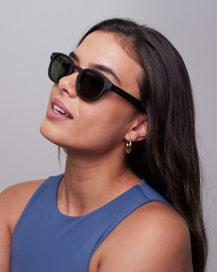 IZIPIZI PARIS Men/Women's Polarized Sunglasses in Rectangular #C - Black