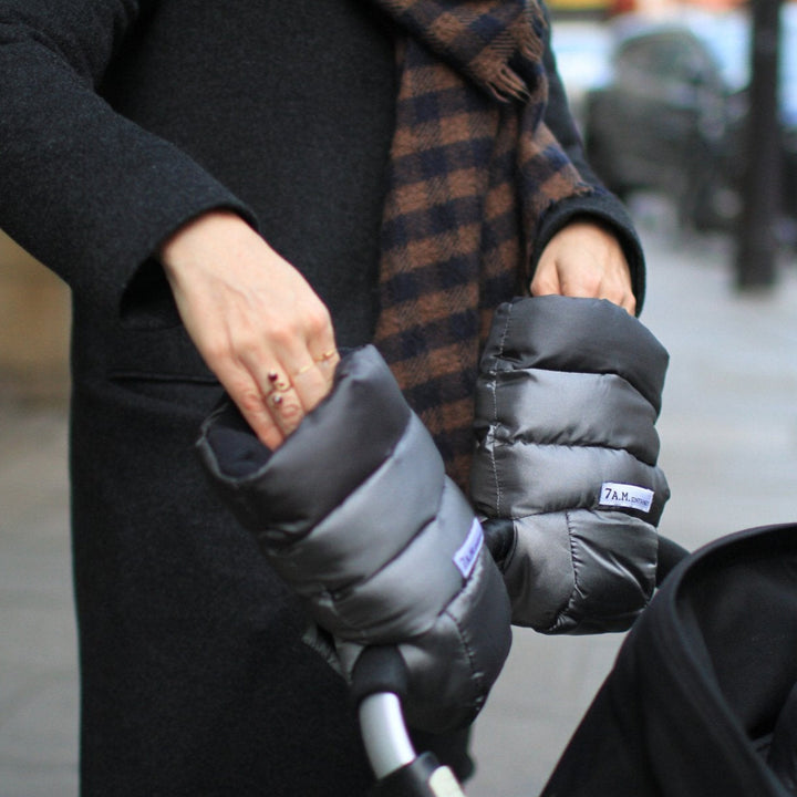 7 A.M. Enfant Warmmuffs - Black Polar