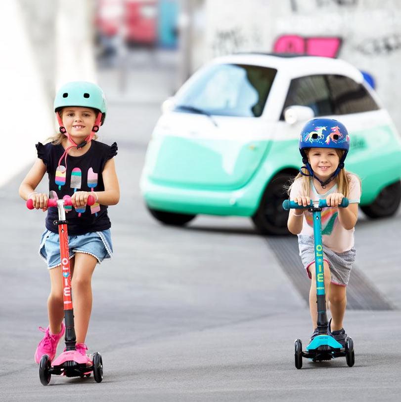 >Micro Kids Maxi Deluxe Foldable LED Scooter [more colors]